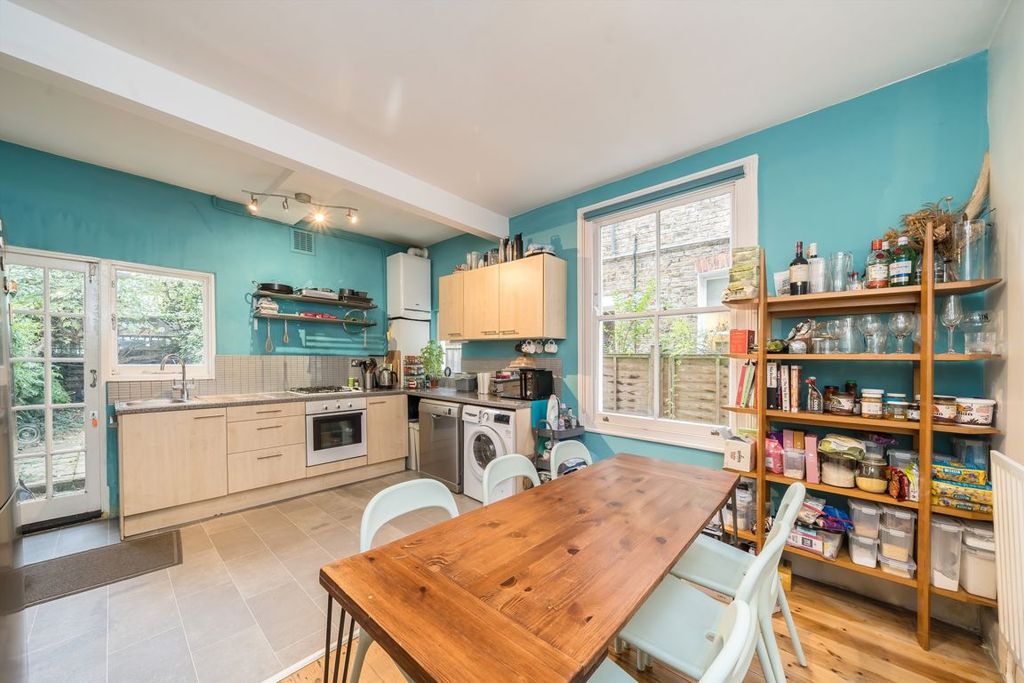 Property photo 3 of 6