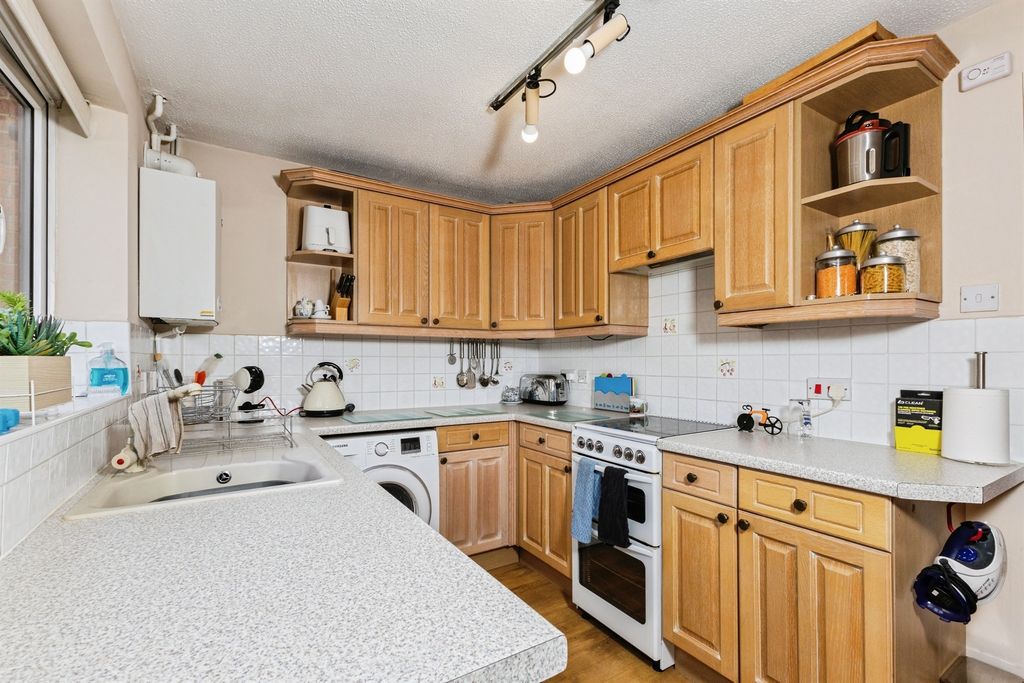 Property photo 3 of 16