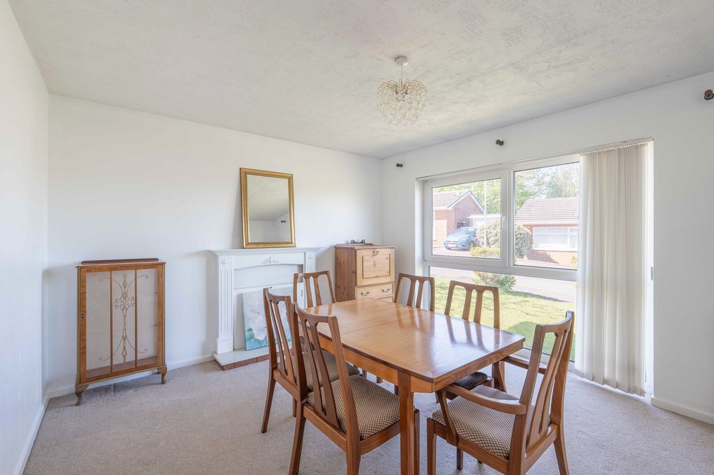 Property photo 3 of 7