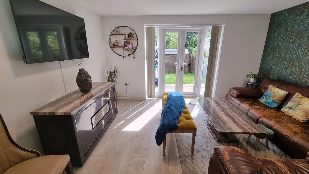 Property photo 2 of 18