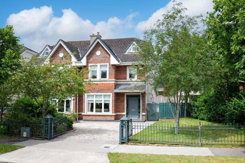 Property photo 2 of 37 Picture No. 01