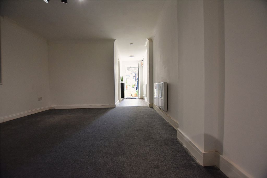 Property photo 2 of 16 Picture No. 28