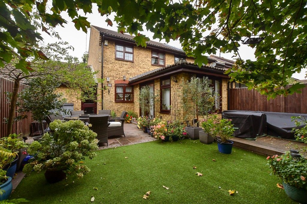 Property photo 2 of 18 Rear Garden