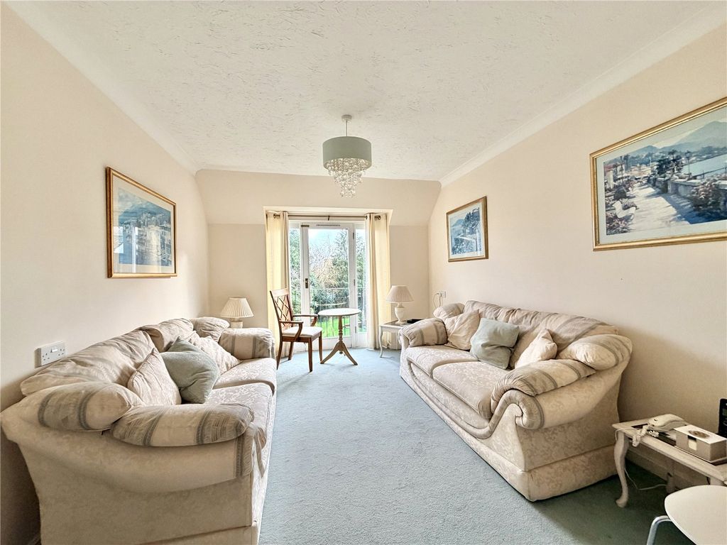 Property photo 2 of 8 Picture No. 19