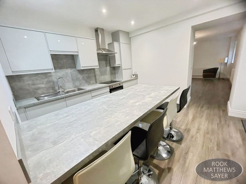 Property photo 1 of 8 Photo 6