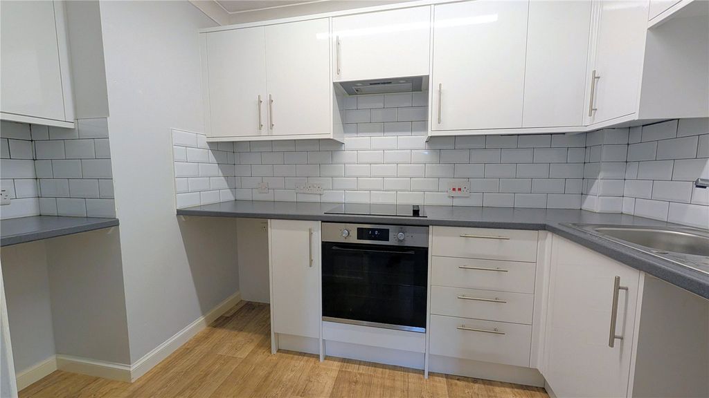 Property photo 3 of 14 Picture No. 13