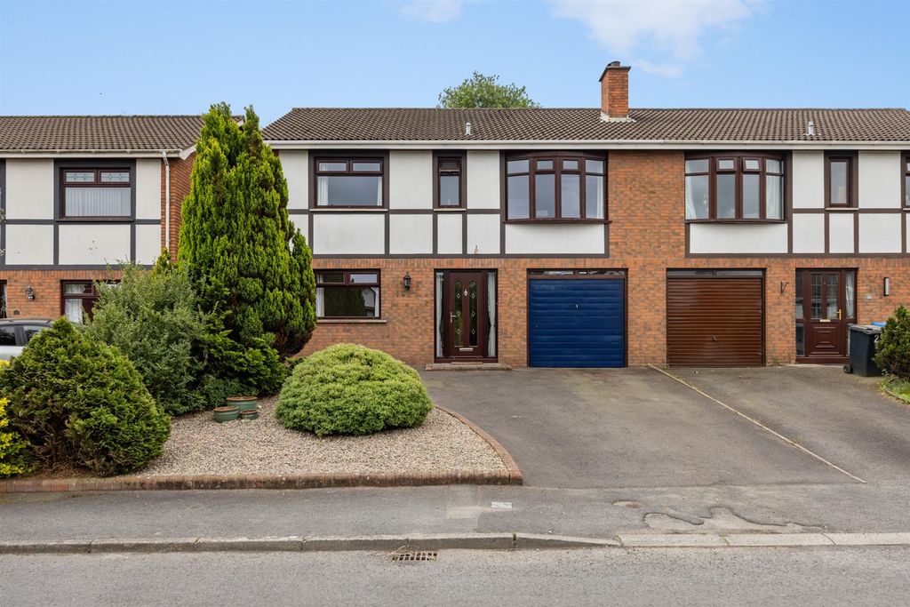 Property photo 1 of 31 18 Forge Hill 31.Jpg