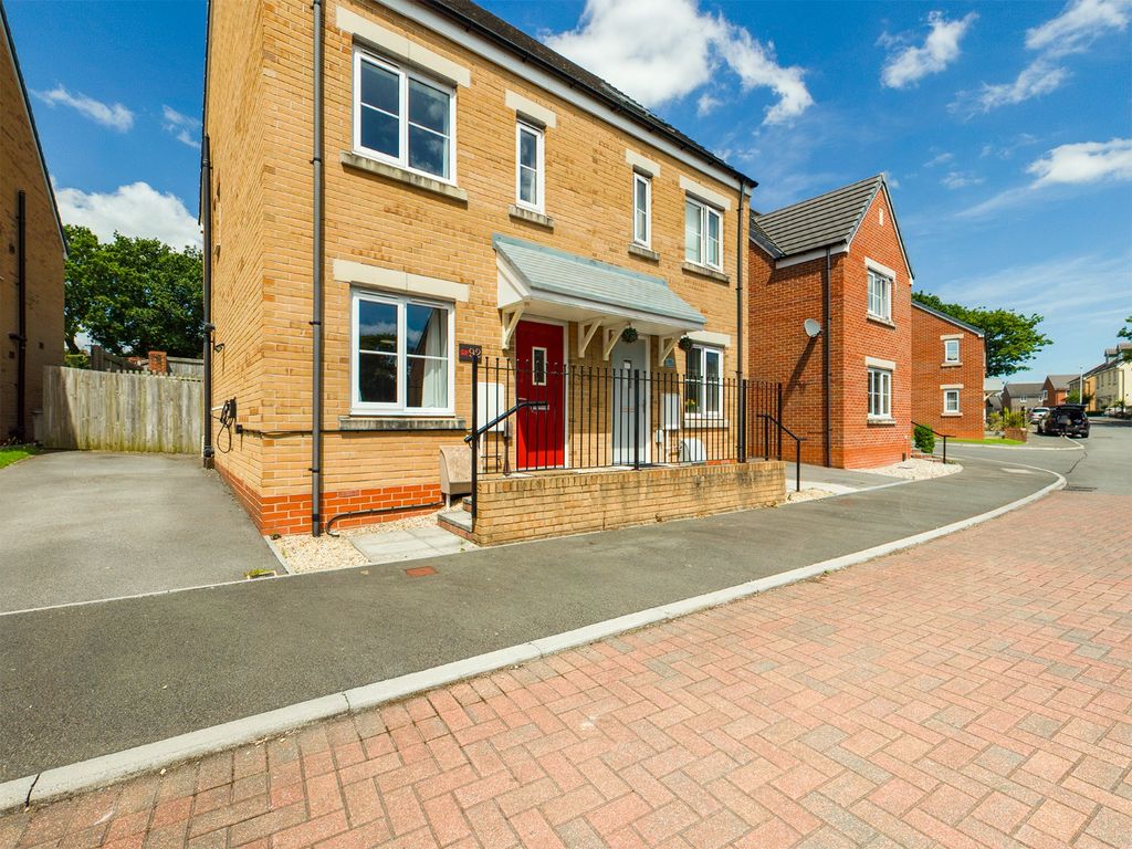 Property photo 1 of 25