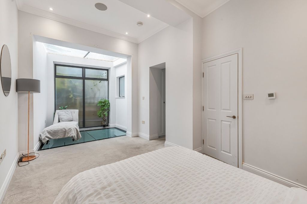 Property photo 3 of 13 Picture No. 23