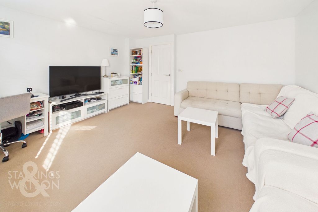 Property photo 2 of 19