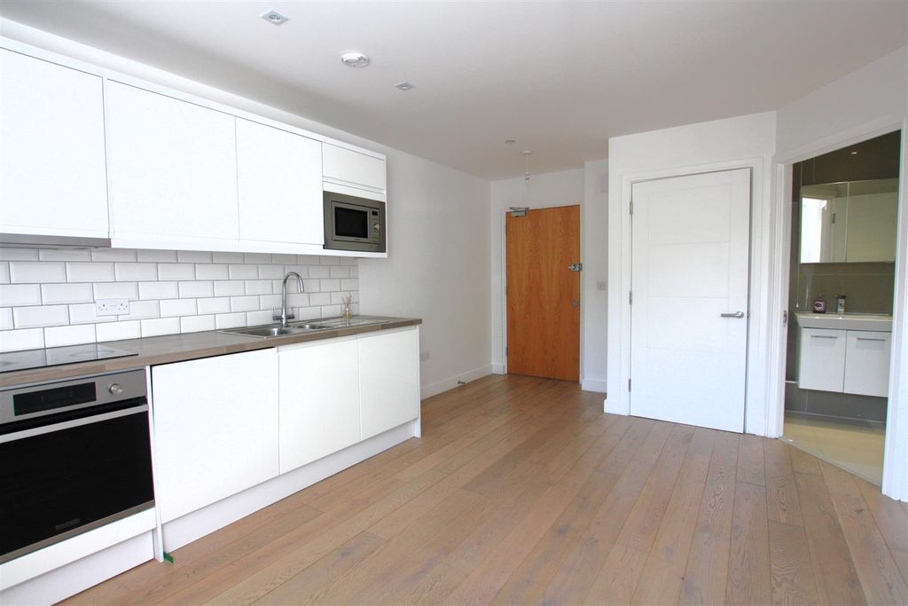 Property photo 2 of 8 Img_0004.Jpg