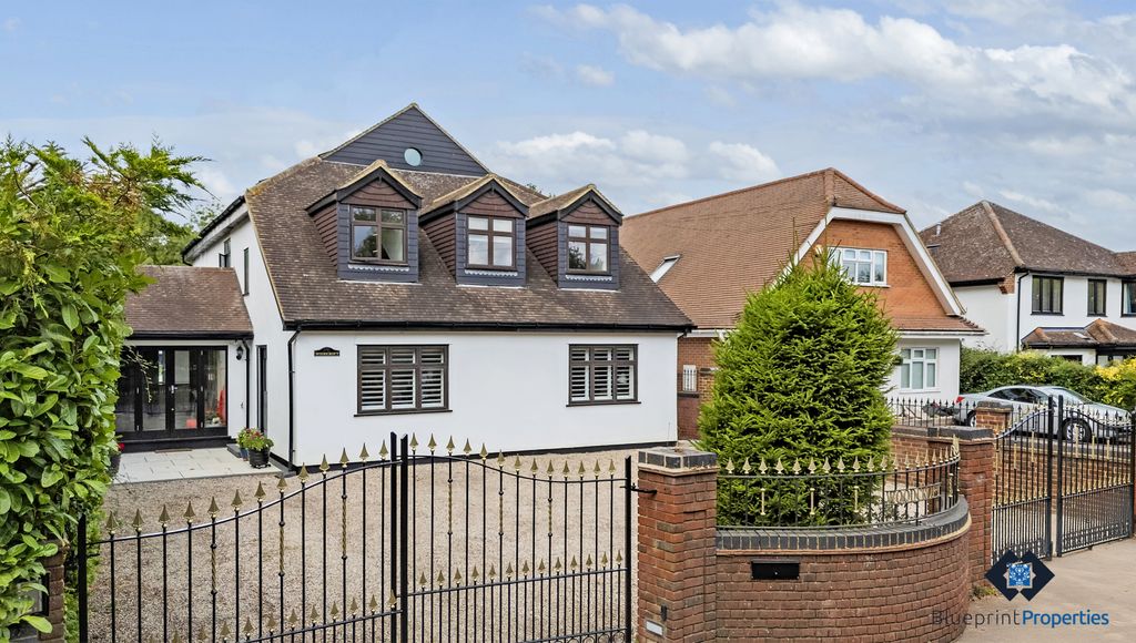 Property photo 1 of 47 6 Bedroom Detached House