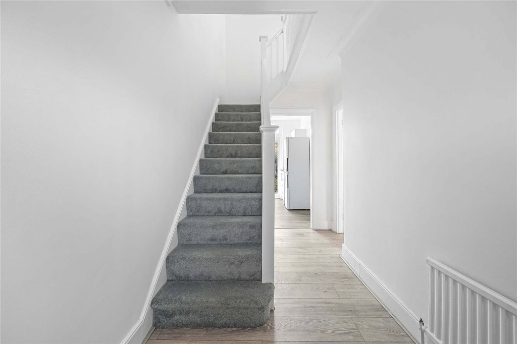 Property photo 2 of 20 Picture No. 14