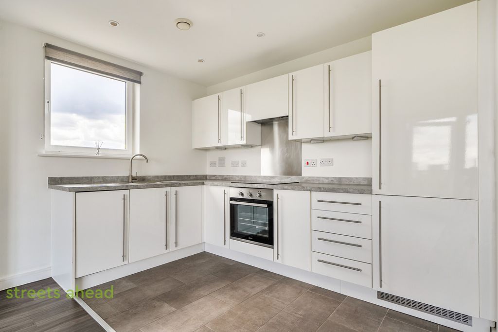 Property photo 3 of 26 c0Ea10Af-4771-428...