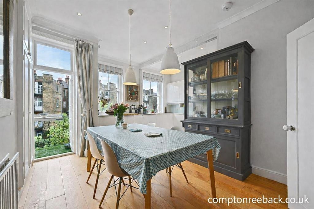 Property photo 1 of 12 Leith Mansions - Diner.Jpeg
