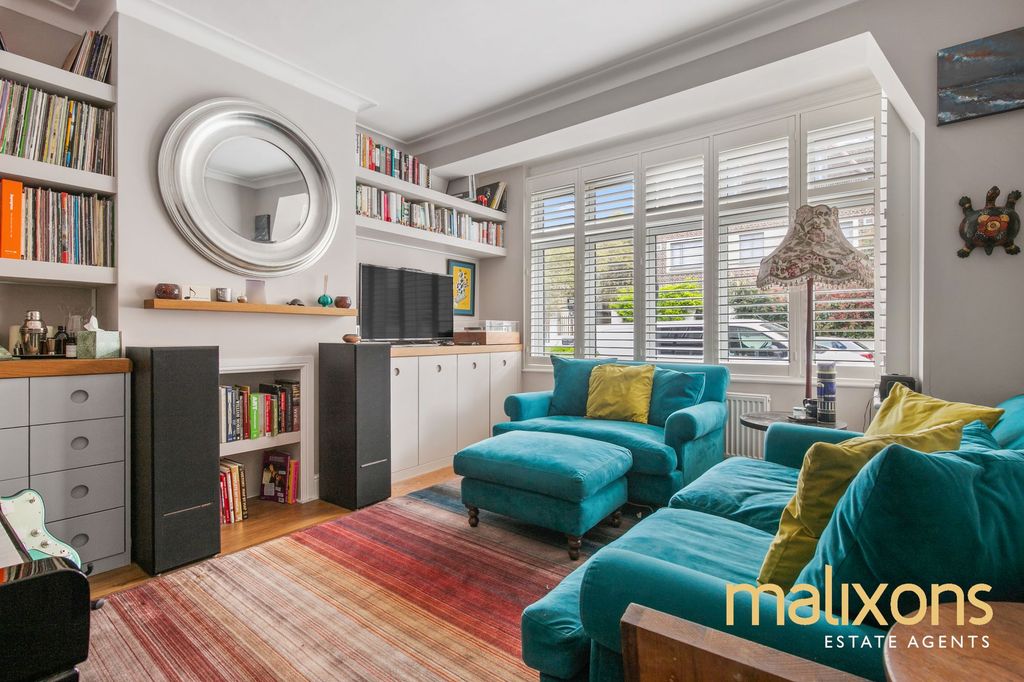 Property photo 1 of 11