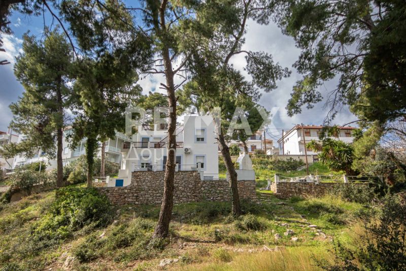 Property photo 2 of 50