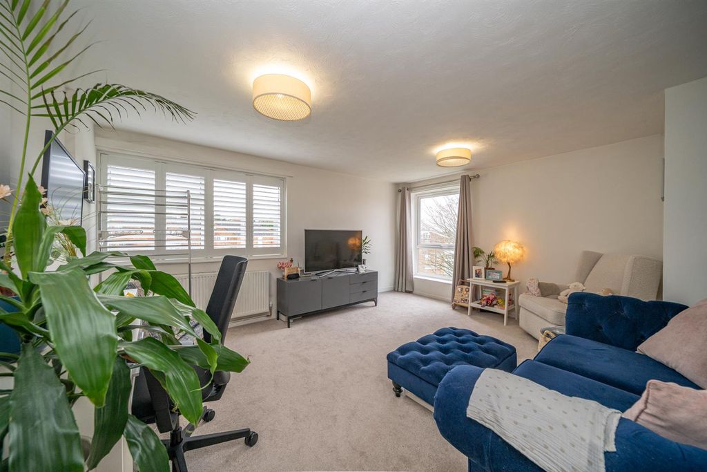 Property photo 3 of 8 27-Hilltop-Road-05753.Jpg