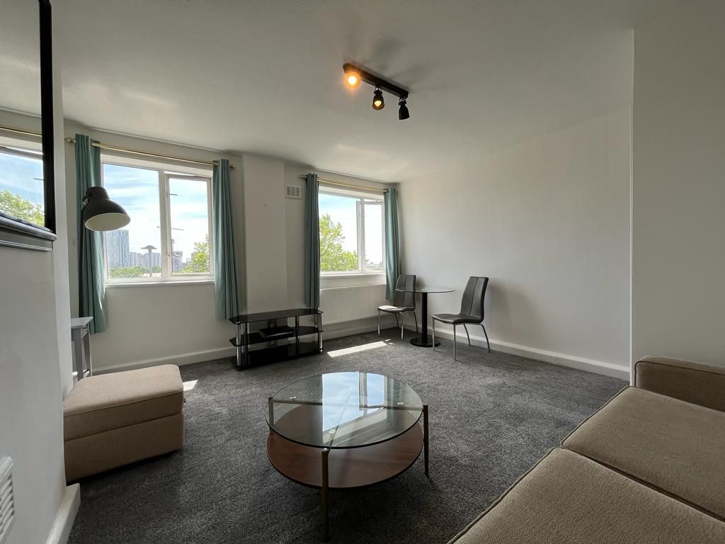 Property photo 3 of 9 Lounge
