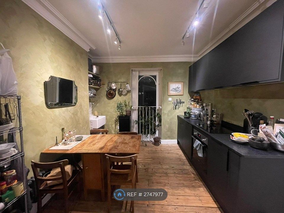 Property photo 1 of 7 Kitchen