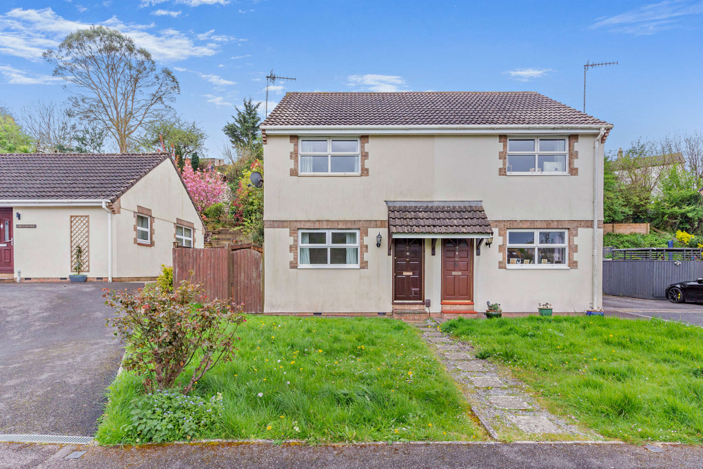 Property photo 1 of 12