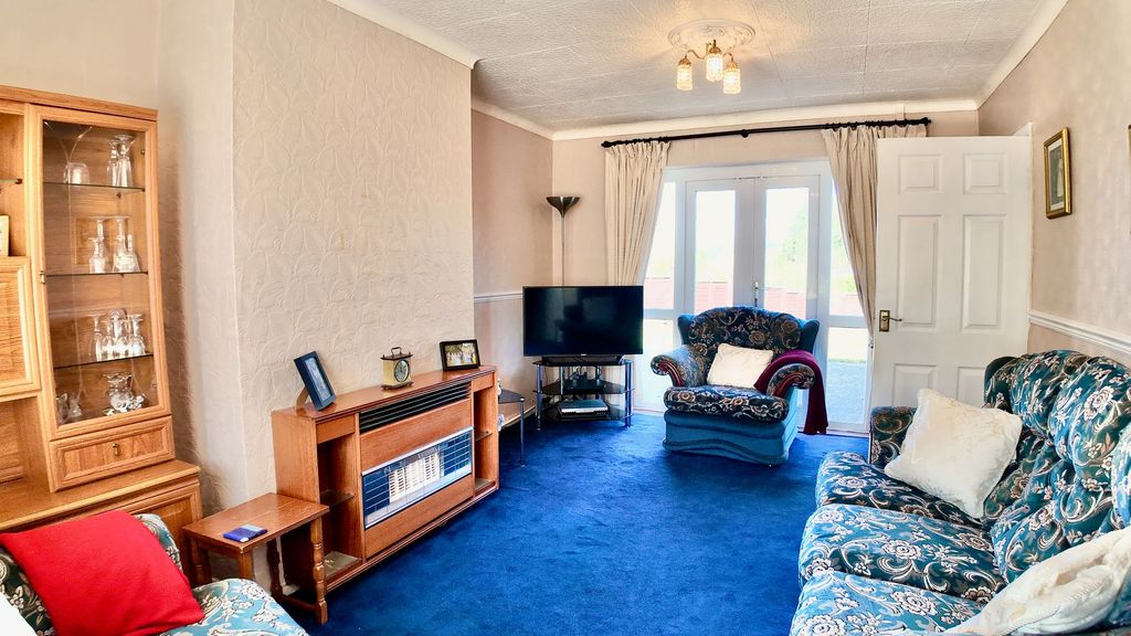 Property photo 2 of 32