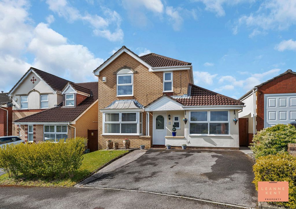 Property photo 1 of 44