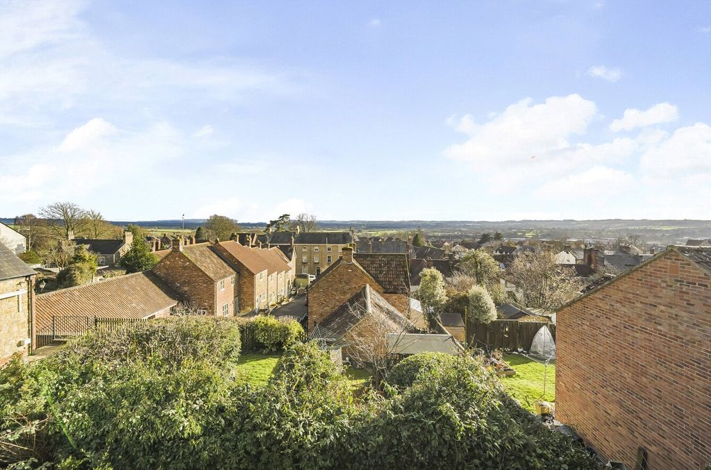 Property photo 1 of 17 Picture No. 21