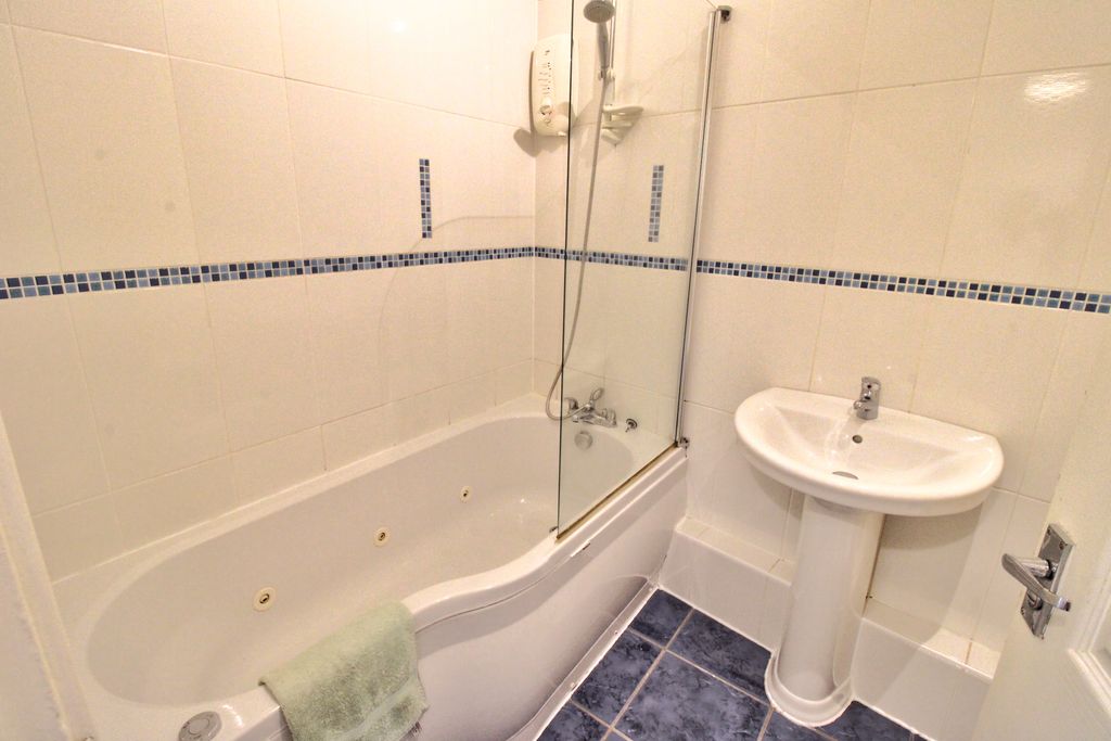 Additional image 8 of 2 bed flat for saleNewgate Street, Morpeth NE61
