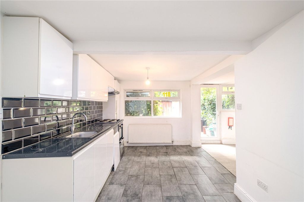 Property photo 2 of 10 Picture No. 18