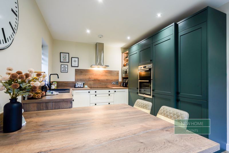 Property photo 3 of 35 Photo 28