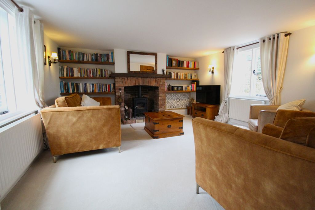 Property photo 2 of 26 Lounge