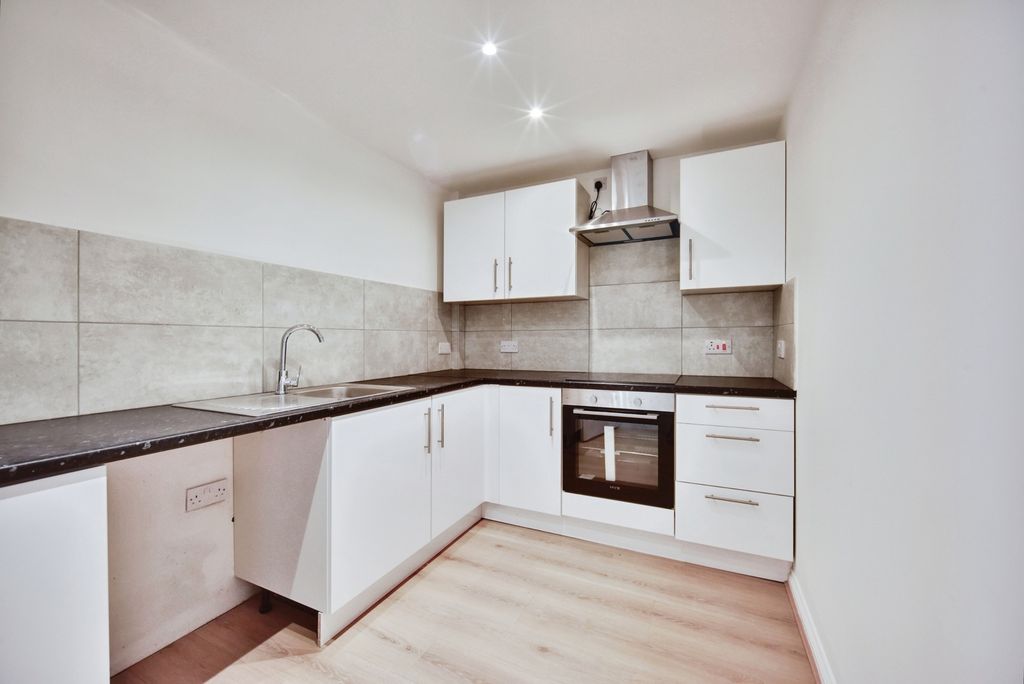 Property photo 3 of 20 Pbox-Img.Jpg
