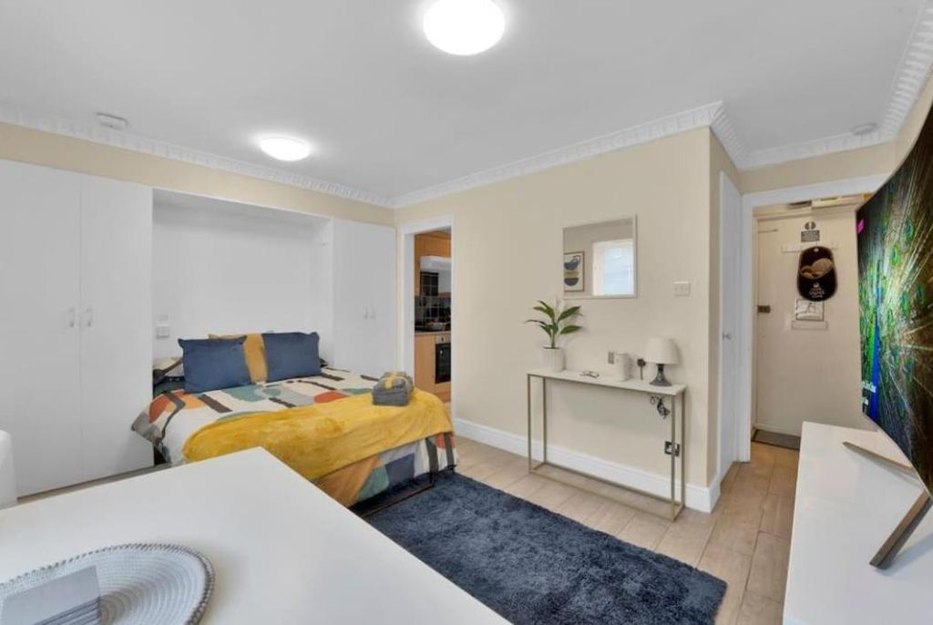 Property photo 3 of 5