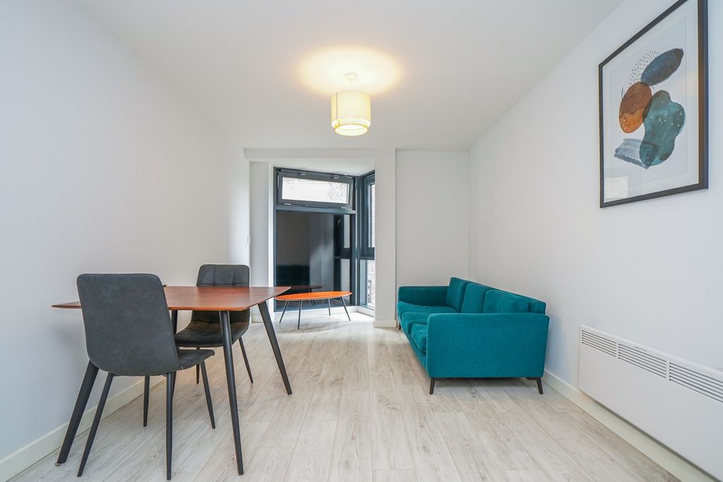 Property photo 1 of 18 Living Room