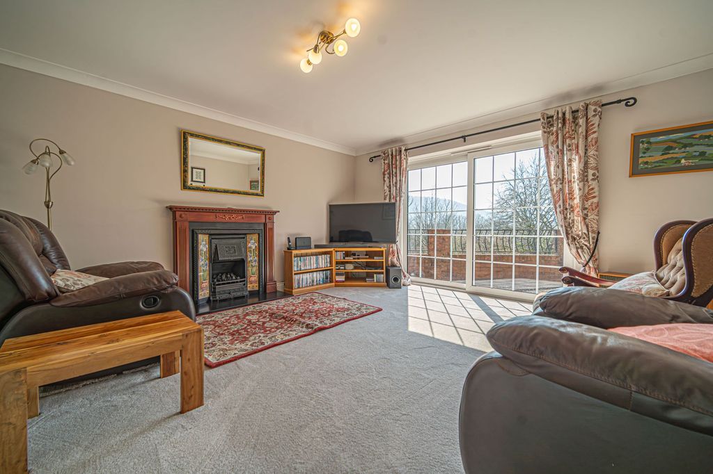 Property photo 3 of 30