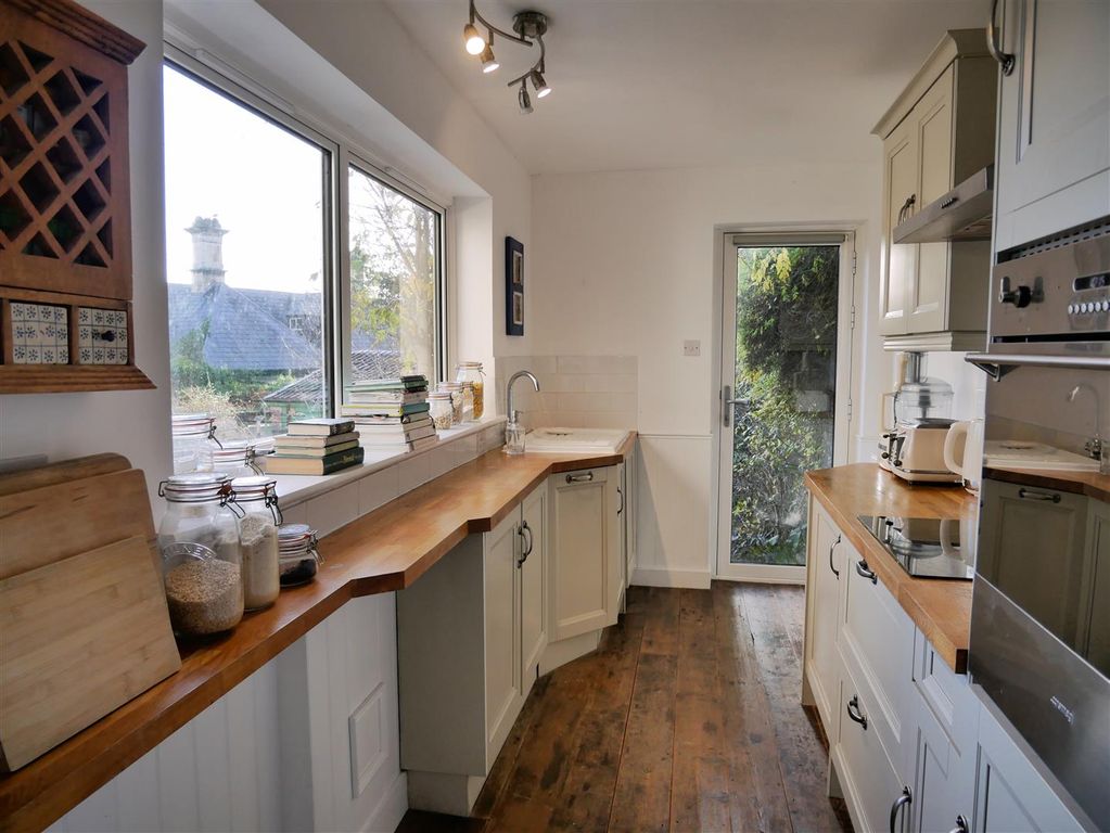 Property photo 3 of 24 Kitchen
