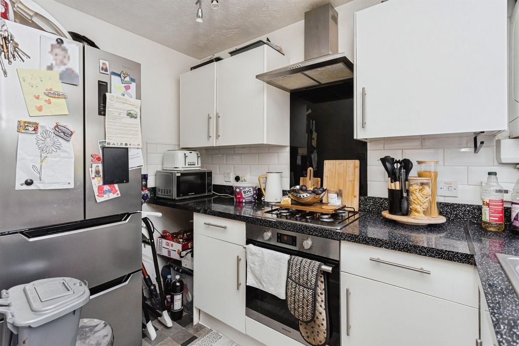 Property photo 3 of 14