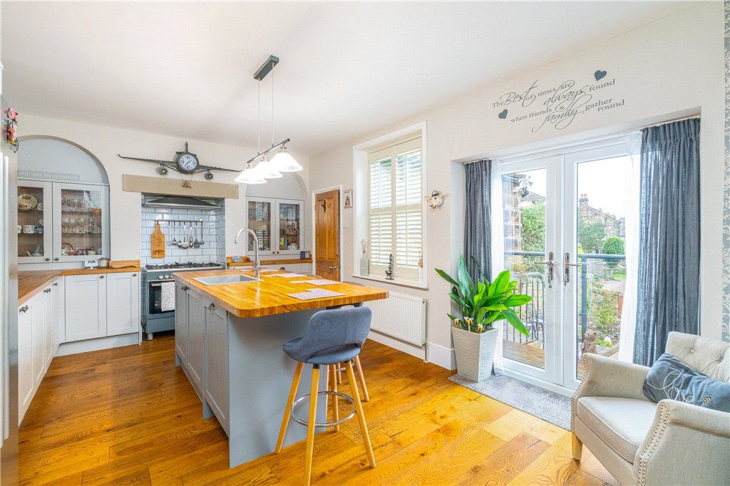 Property photo 2 of 23 Stunning Kitchen