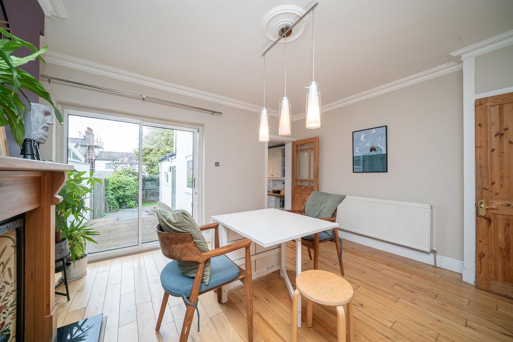 Property photo 3 of 23 4-Oswald-Road-09717.Jpg