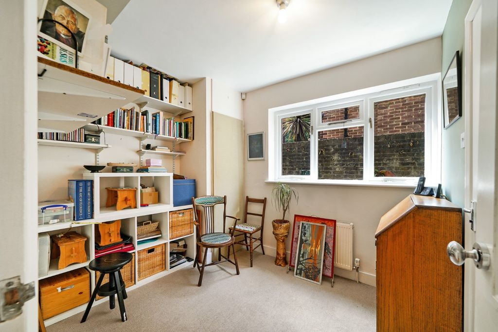Property photo 3 of 23 4954803