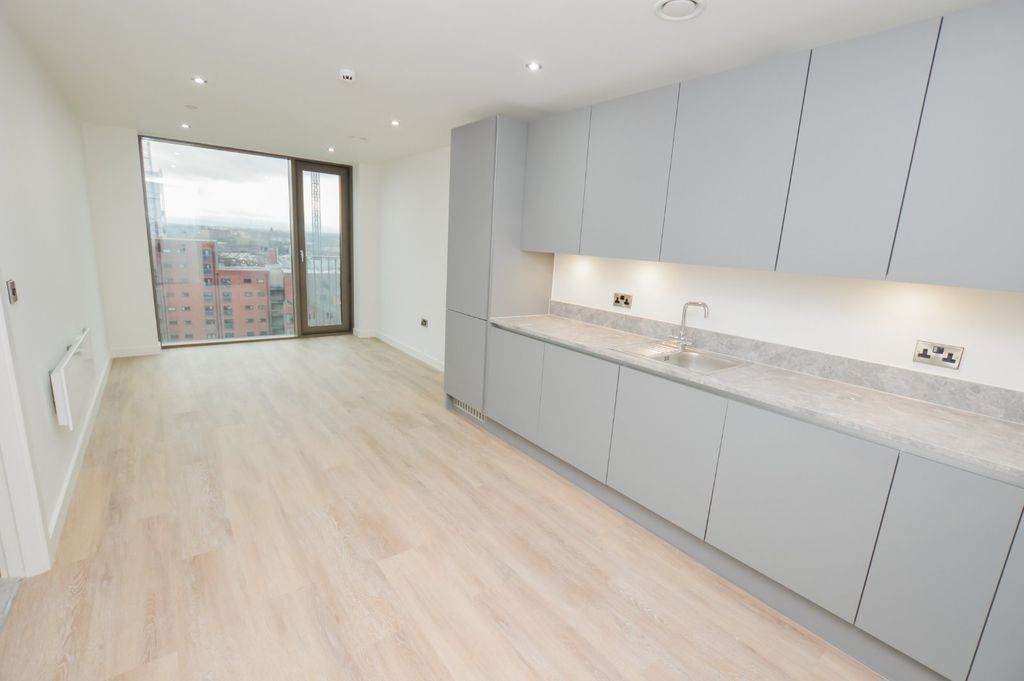 Property photo 1 of 19 Picture No. 11