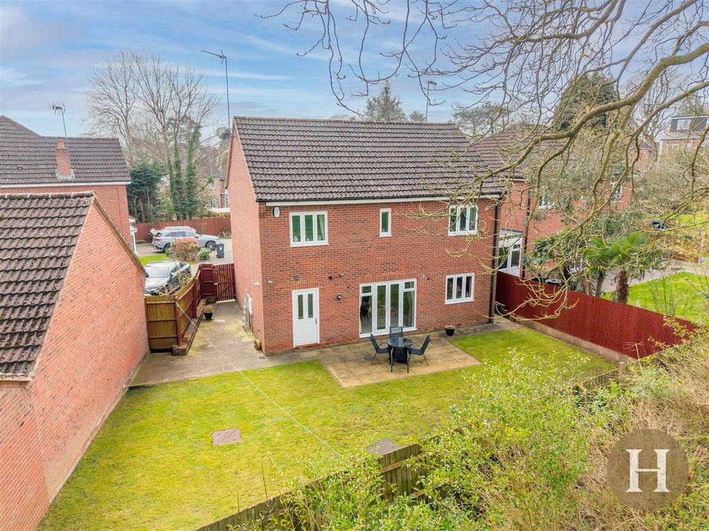 Property photo 3 of 38 Hadleigh Estate Agents-48.Jpg