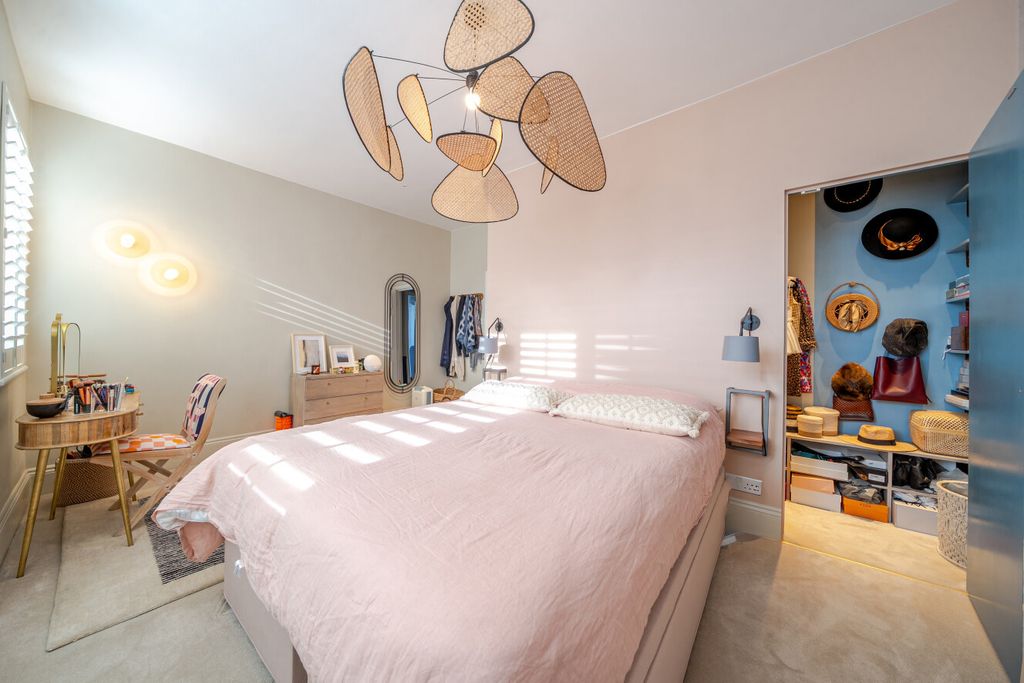 Property photo 2 of 23 1527168-19-1A11c2...