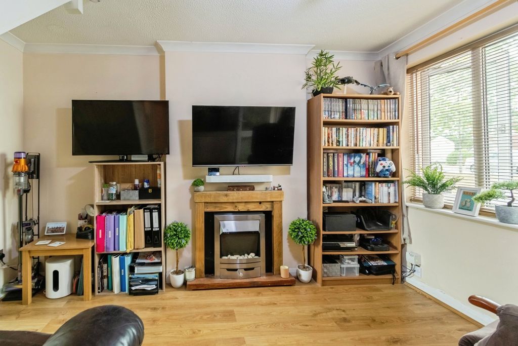 Property photo 2 of 16 Photo