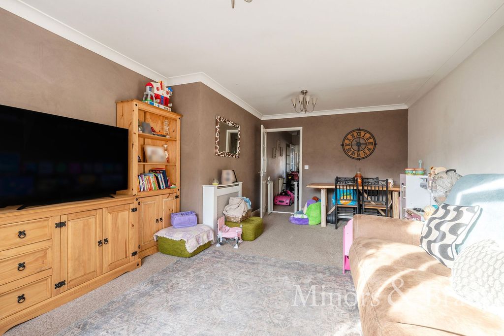 Property photo 3 of 13