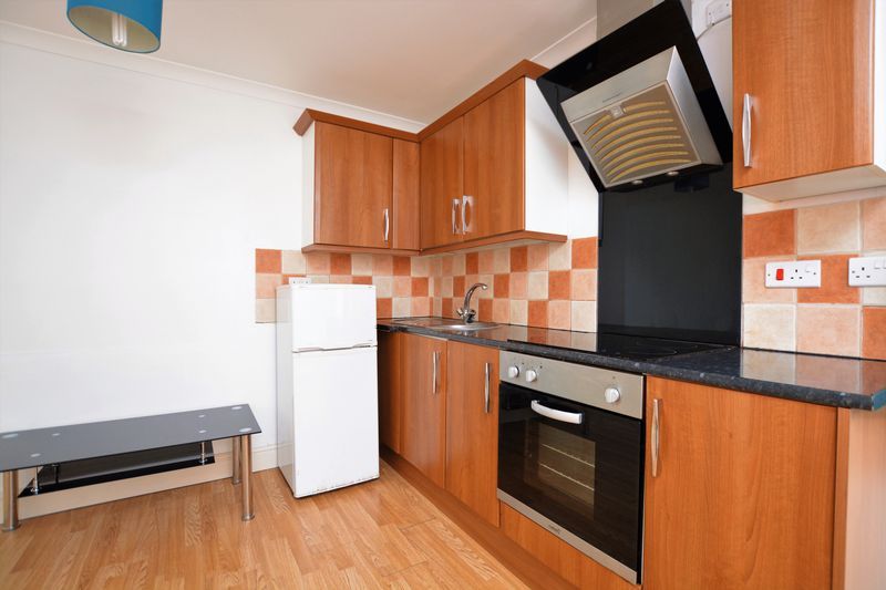 Property photo 3 of 8 Photo 4