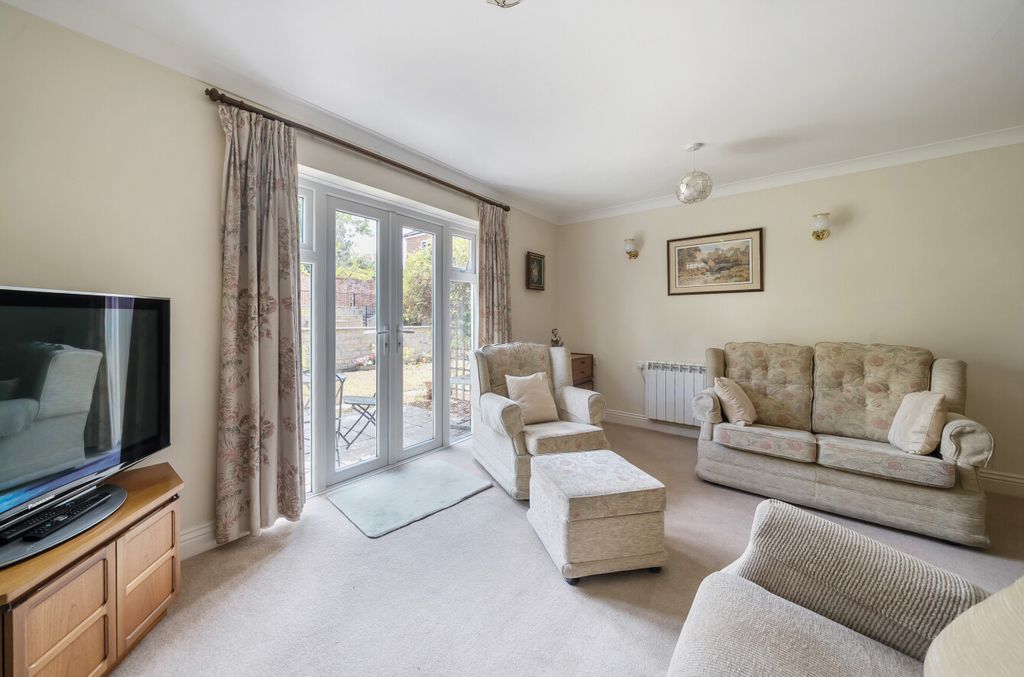 Property photo 2 of 16 Sitting Room 1