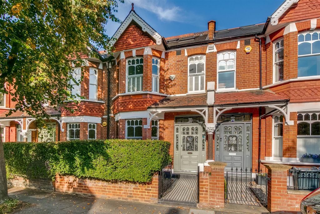 Property photo 1 of 8 External