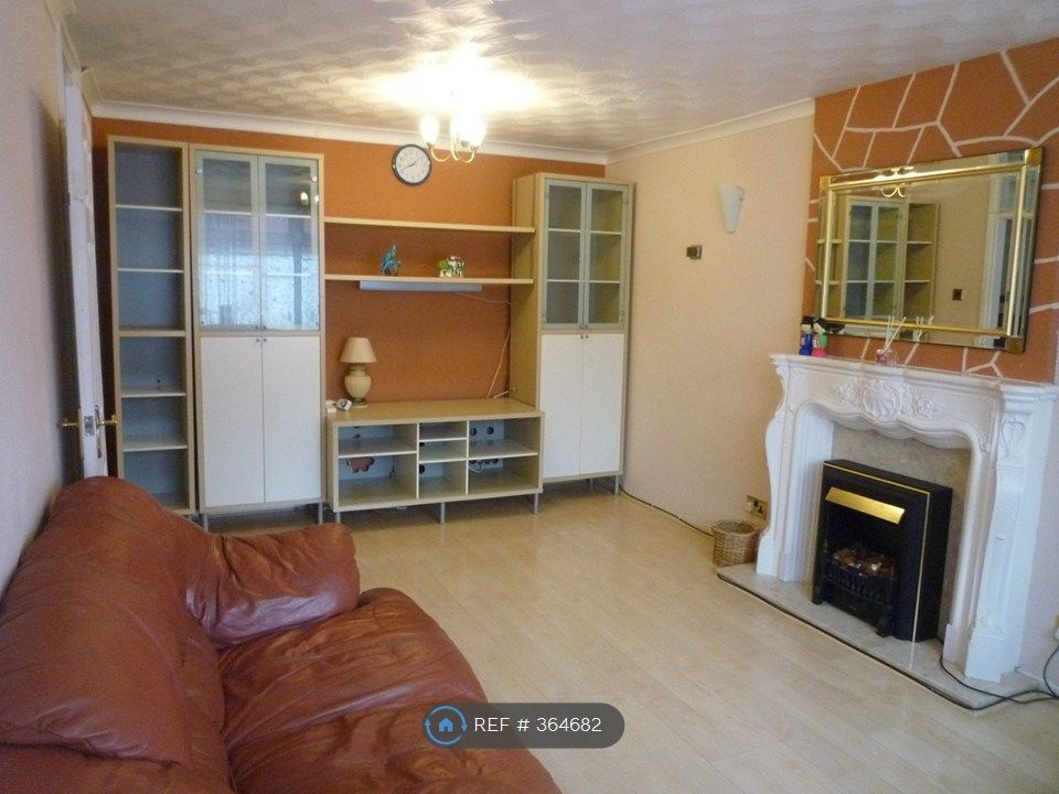 Property photo 1 of 4 Living Room